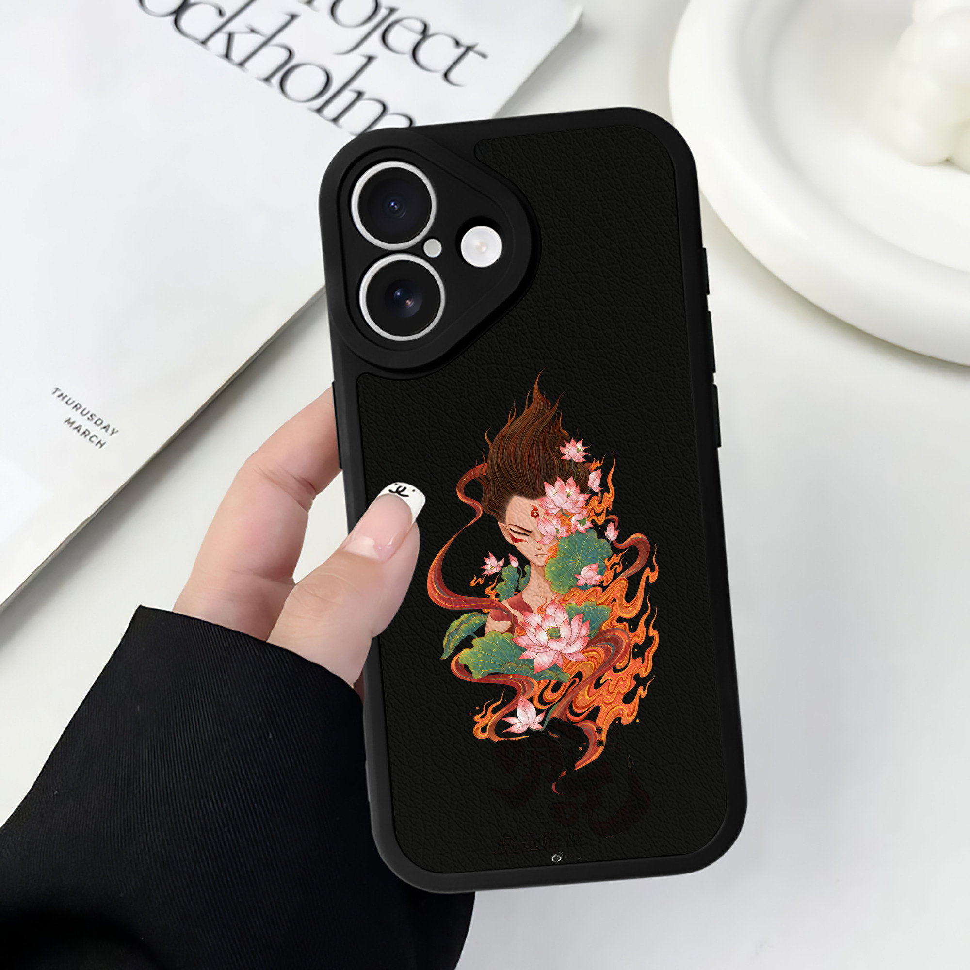 （画像用） Ne Zha 2 ナタ 魔童の大暴れ 【iPhone 16シリーズ対応】シリコンスマホケース（レザー調） 材質：シリコン